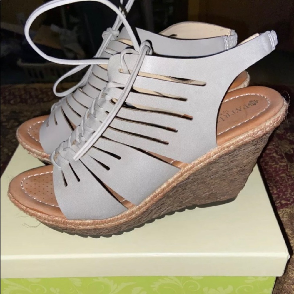 Patrizia Tantalize Gray Wedge Sandals Shoe Size 8.5 New